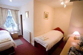 Hawthorn Hotel Radcliffe エクステリア 写真
