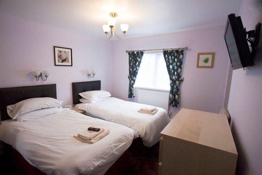 Hawthorn Hotel Radcliffe エクステリア 写真