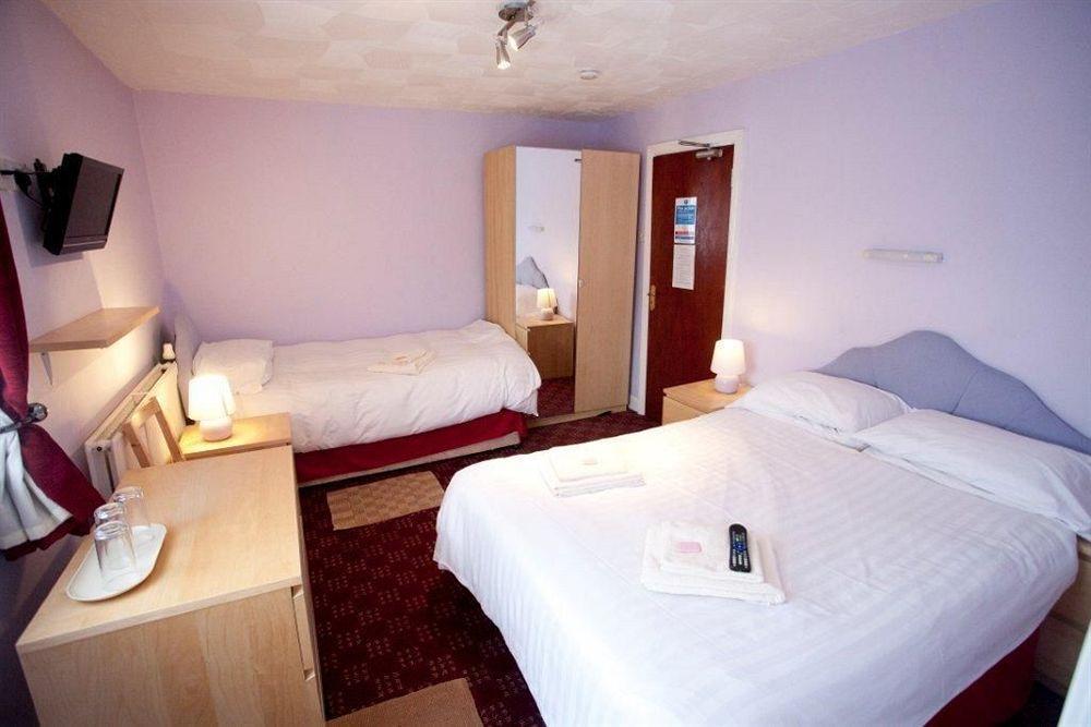Hawthorn Hotel Radcliffe エクステリア 写真
