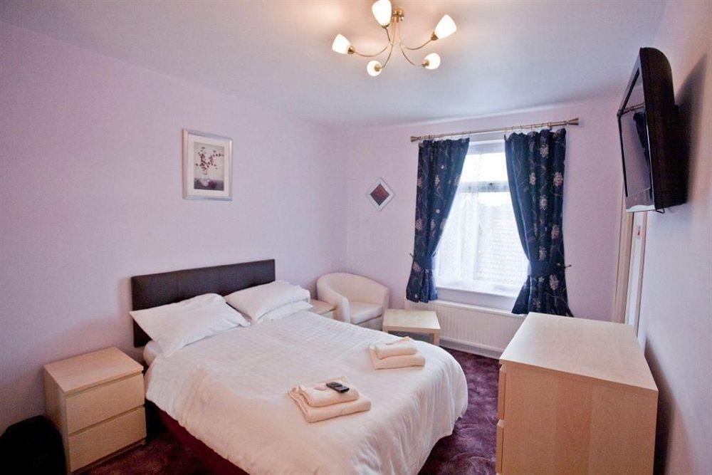 Hawthorn Hotel Radcliffe エクステリア 写真