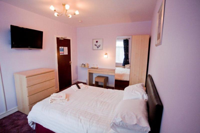Hawthorn Hotel Radcliffe エクステリア 写真